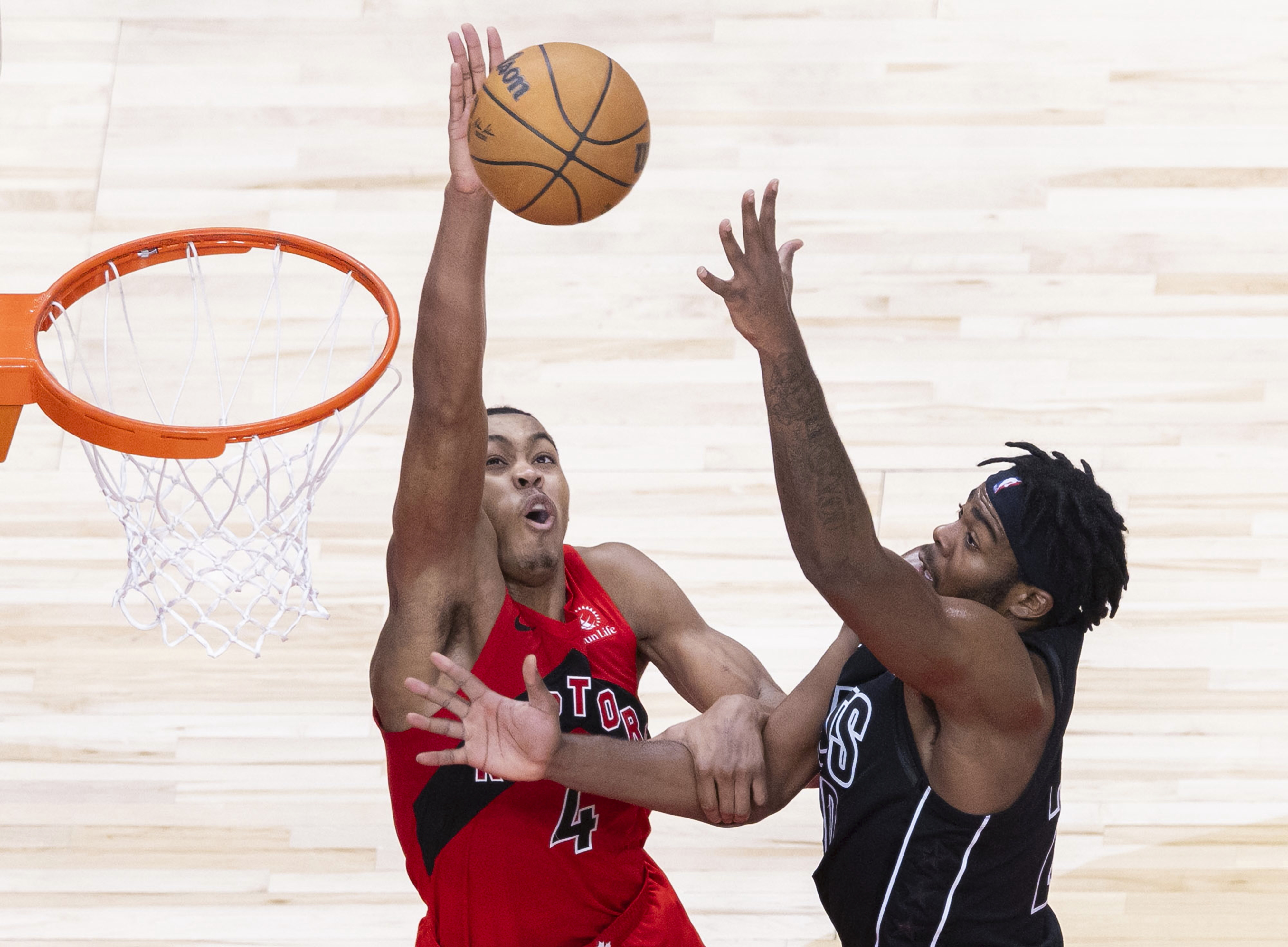 包含猛龙横扫美国男篮，瓦兰丘纳斯打破历史纪录的词条