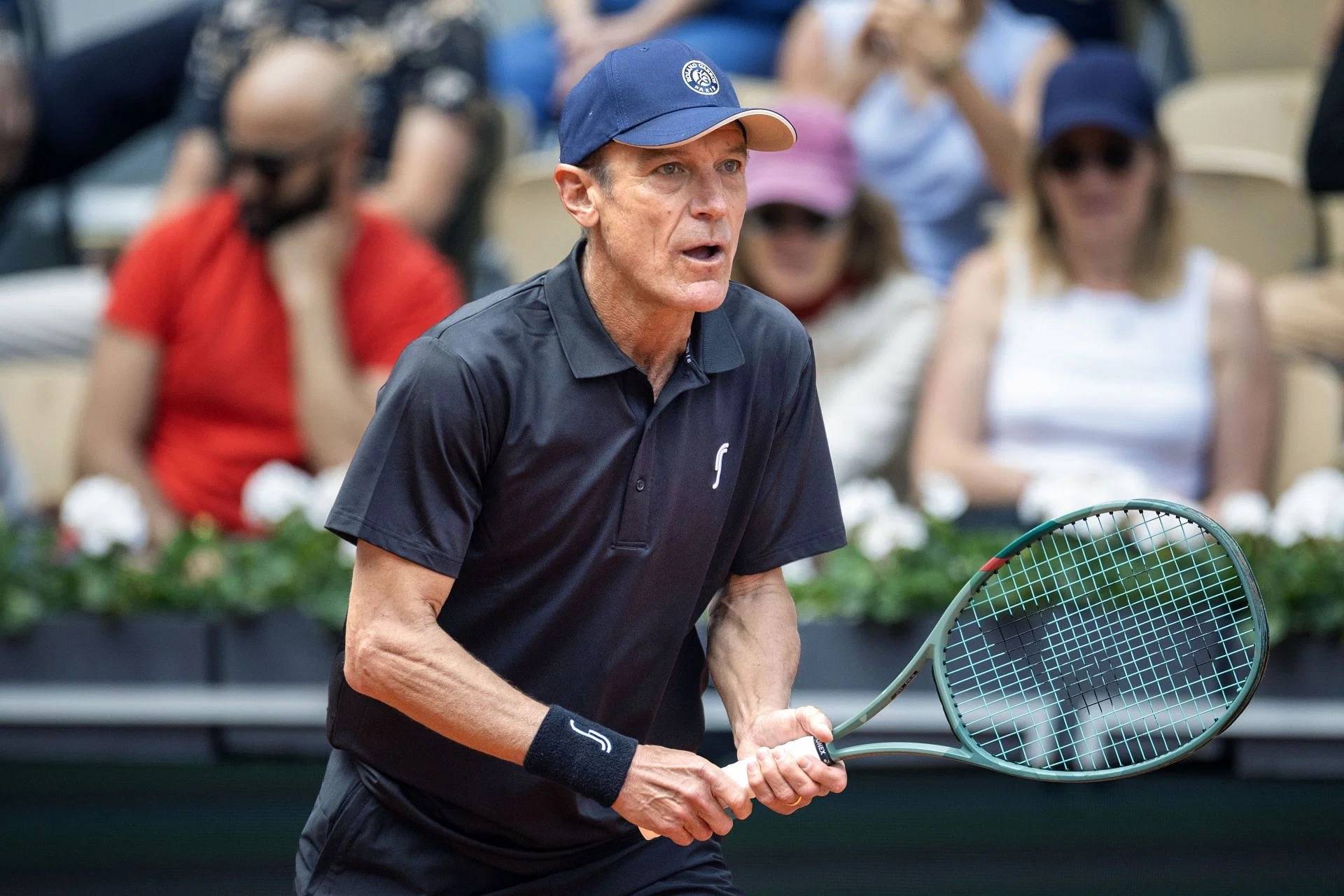 关于澳大利亚网球队横扫西班牙网球队，费德勒送出助攻的信息