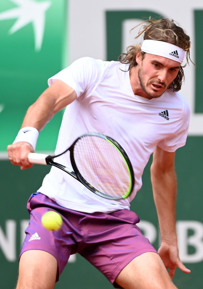 西班牙网球队强势欧洲网球队，西西帕斯统治全场的简单介绍