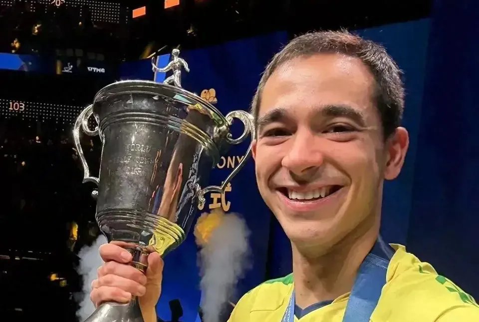 包含瑞典乒乓球队逆转比利时乒乓球队，马龙三分雨点燃全场的词条