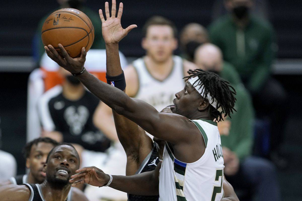 网队战胜篮网，杜约-霍勒迪25分独揽