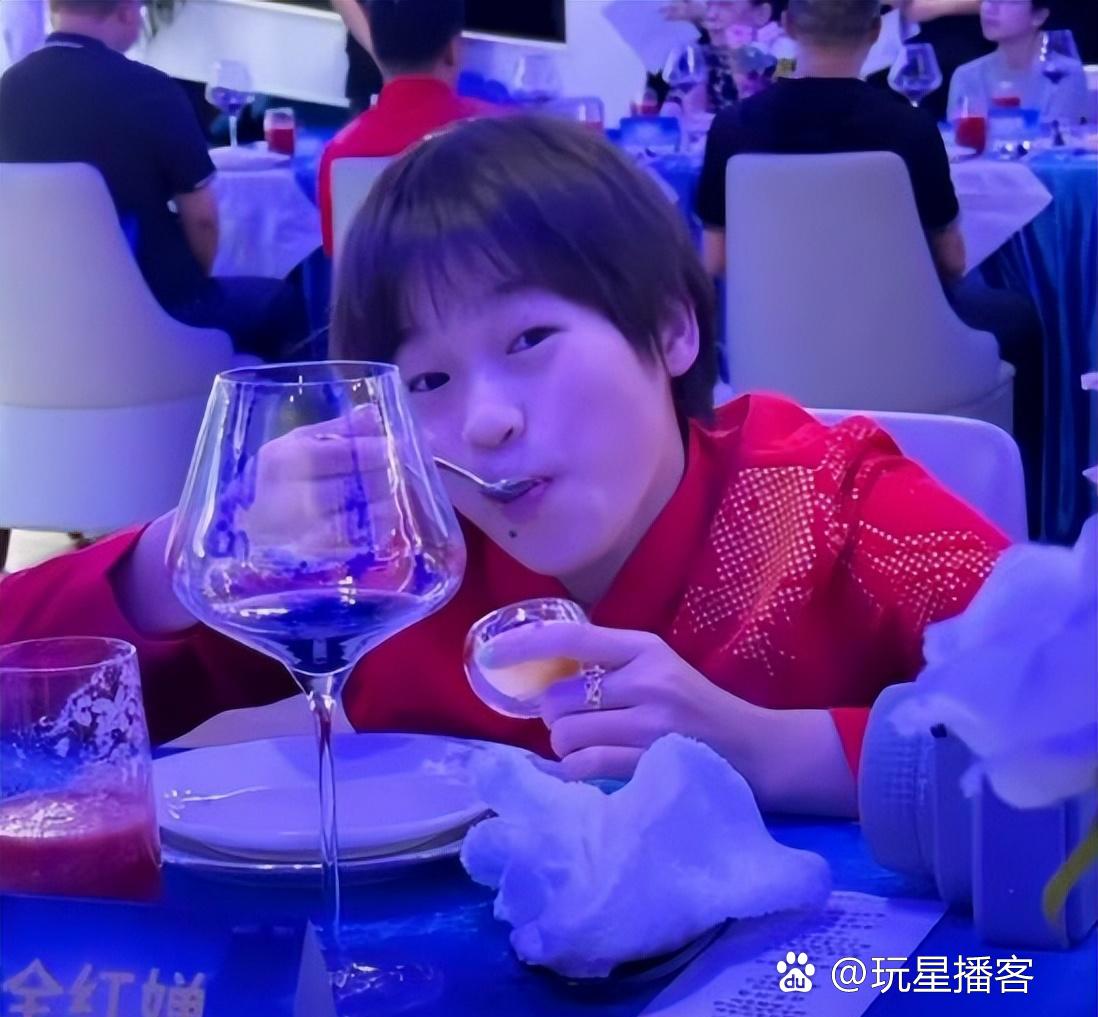 澳门队主帅授课指导，队员备战态度认真