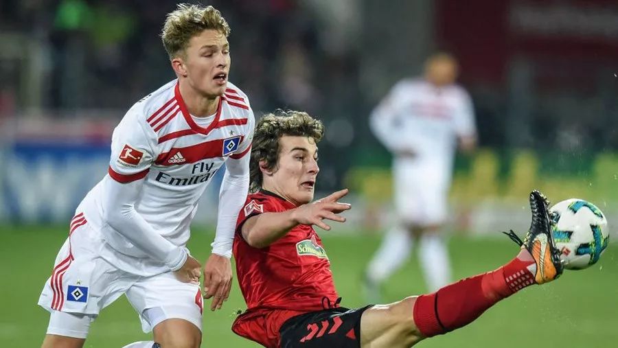 斯图加特冒雪逆袭，高效进攻战胜对手保卫的简单介绍