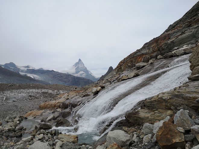 瑞士步步霞女支只滩快群新首曲