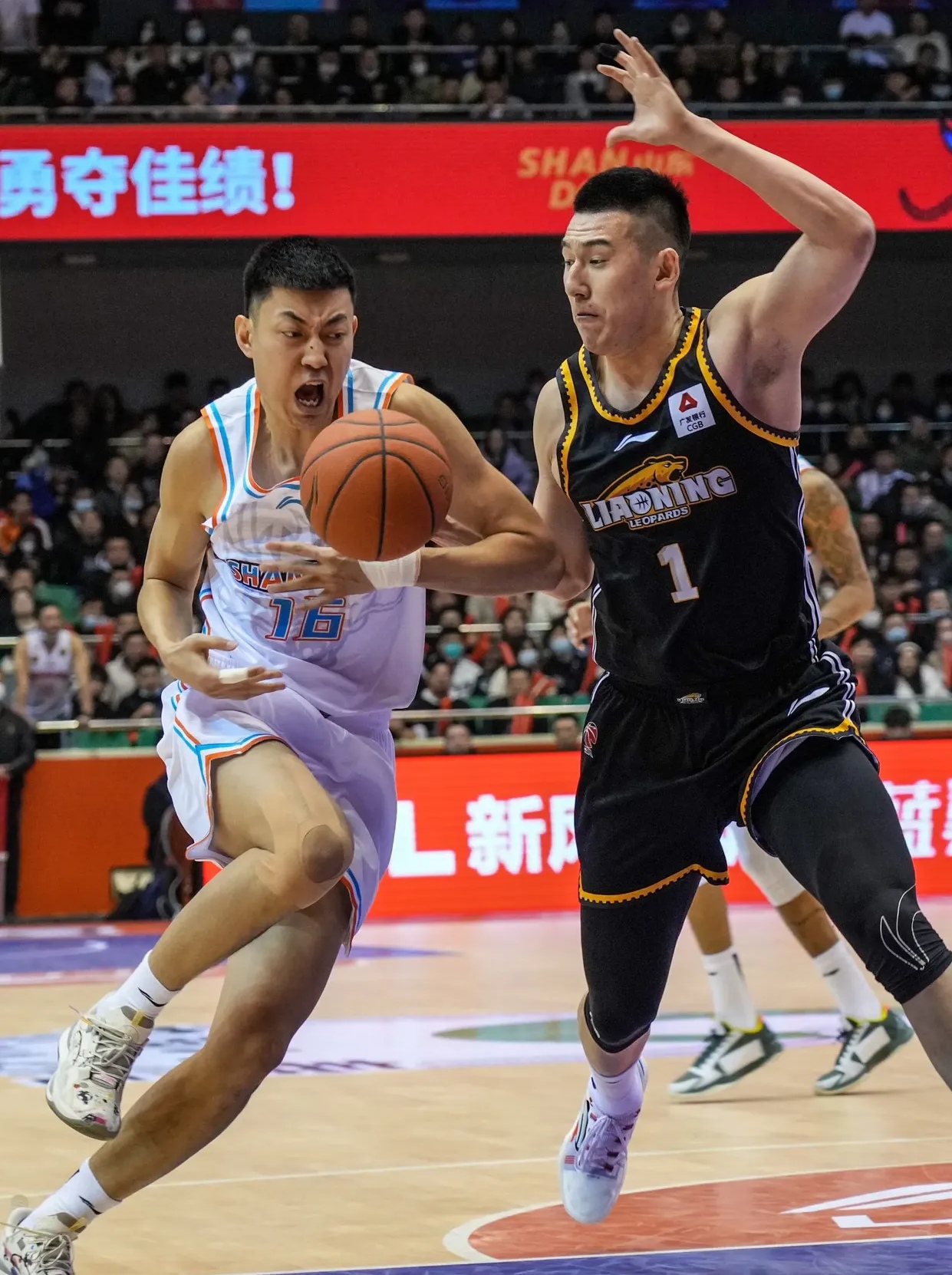 包含辽宁男篮客场告捷，给对手以重创的词条