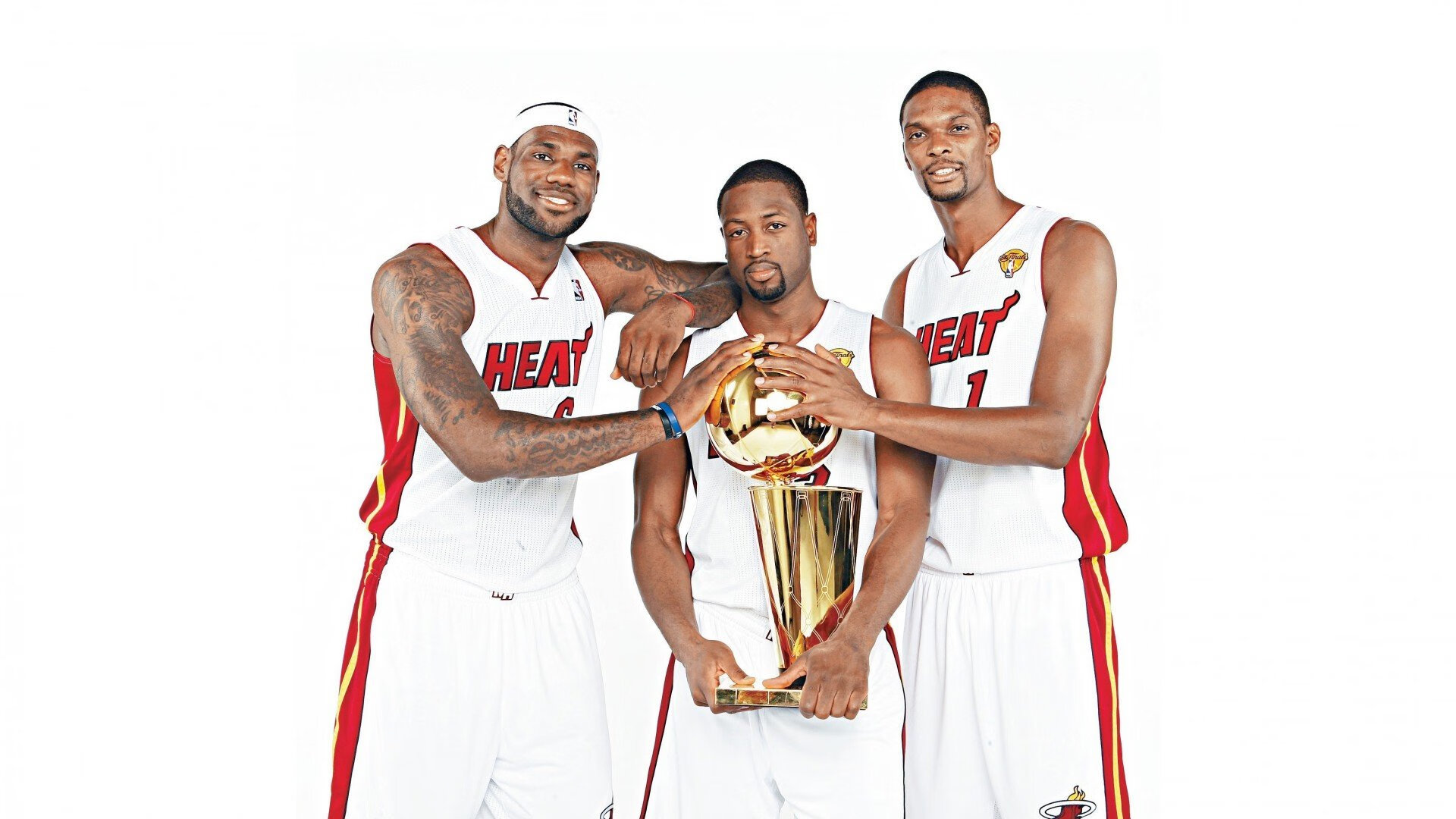 独行侠东契奇孤掌难鸣，西亚卡姆生涯之夜助广厦奏凯