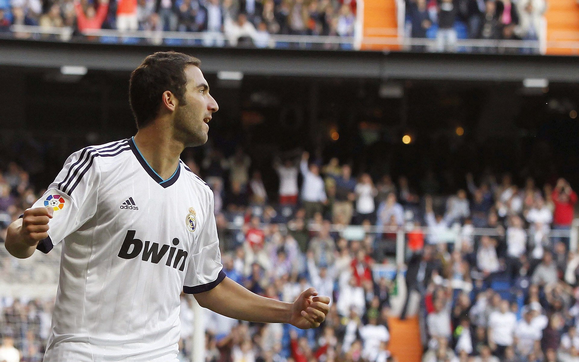 厄德高关键一传一射，塞内加尔新星闪耀打穿莱比锡红牛防线